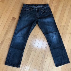 Men’s Banana Republic vintage straight jeans.